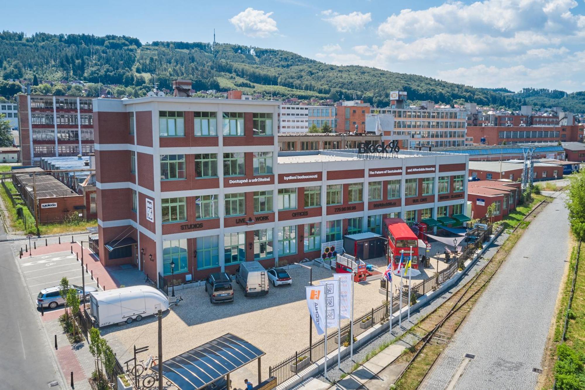 Block 96 Apartments Zlín Buitenkant foto